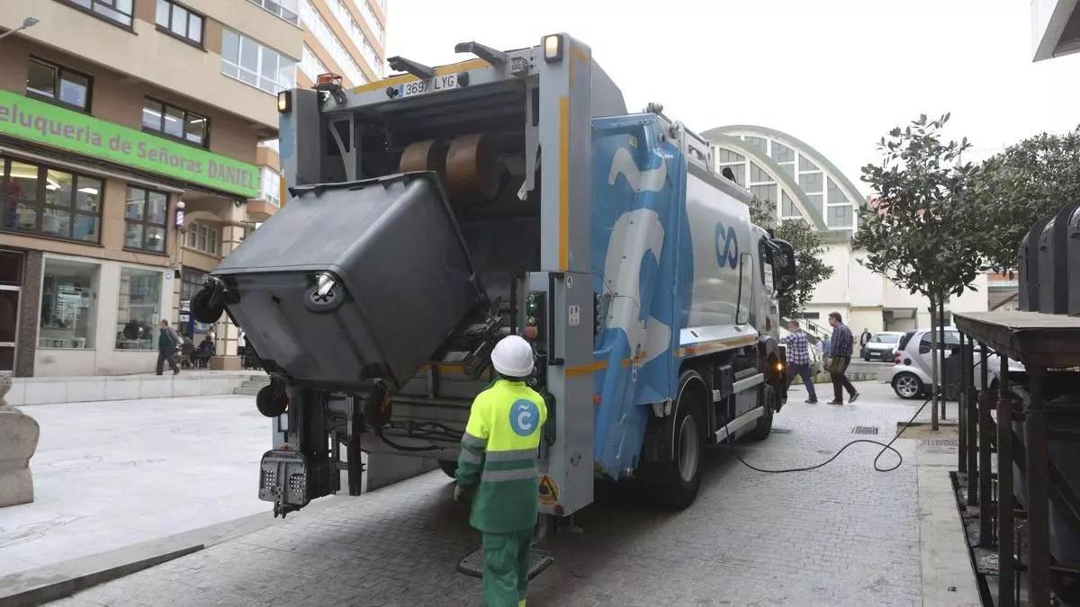 Trabajadores de la concesionaria de recogida de basuras de A Coruña.