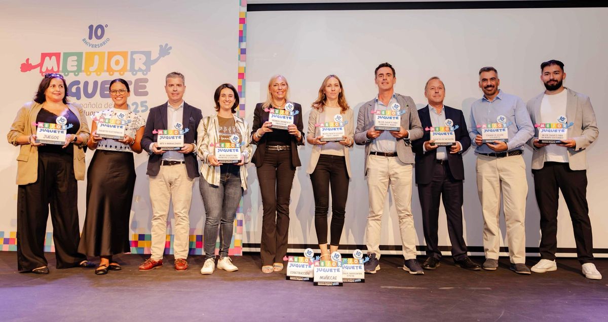 Los representantes de las empresas galardonadas.