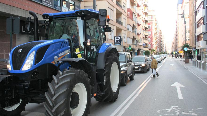 Así ha sido el asalto de los ganaderos al Pleno municipal de Lorca