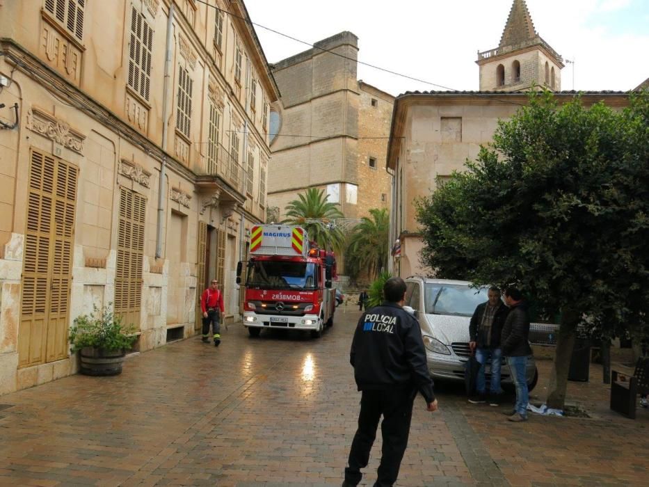 Las lluvias provocan el derrumbe de una casa en Porreres