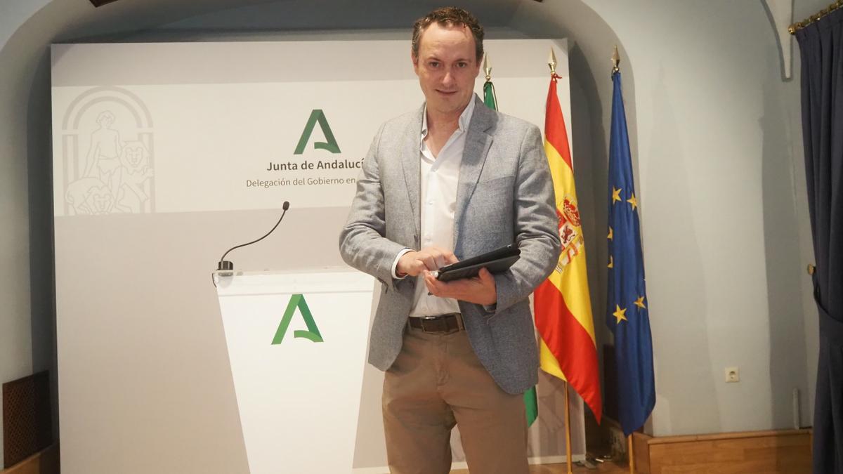 El delegado de Agricultura de la Junta, Juan Ramón Pérez, tras la rueda de prensa.