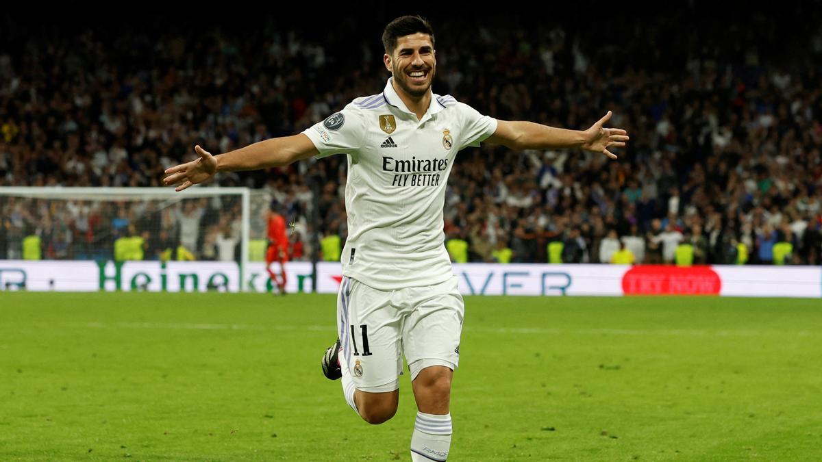 Marco Asensio celebra un gol al Chelsea, que marcó en el Bernabéu.