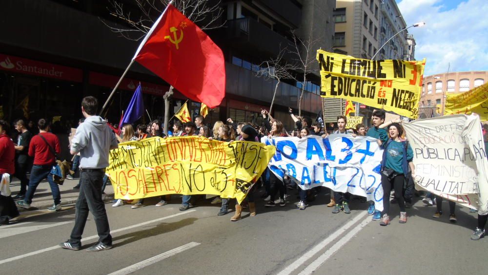 Manifestació 3+2 dels estudiants gironins