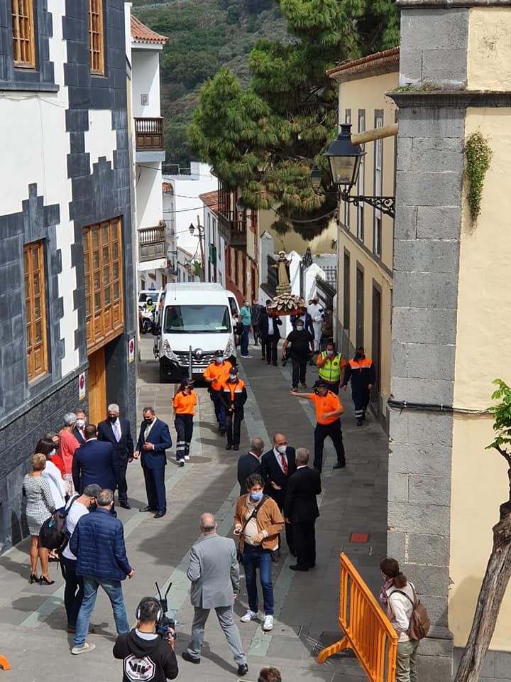 San Vicente procesiona en Teror