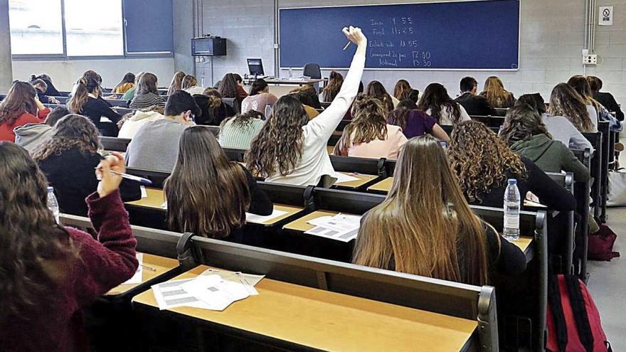 Cien alumnos de 2Âº de Bachillerato hicieron la prueba piloto la semana pasada en la UIB.