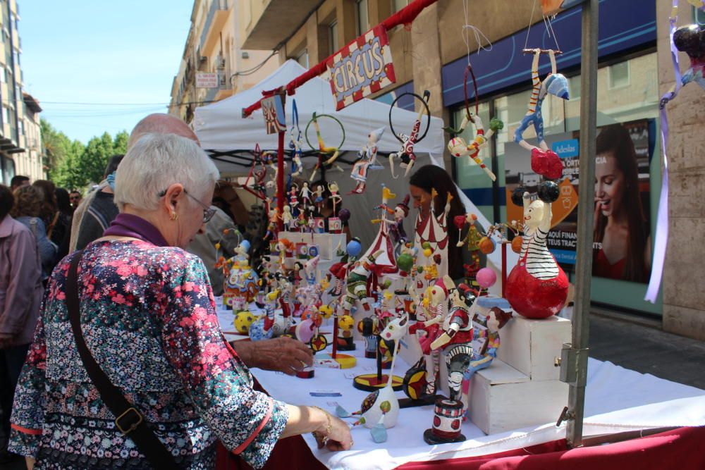 Figueres rep riuades de gent a les fires de carrer