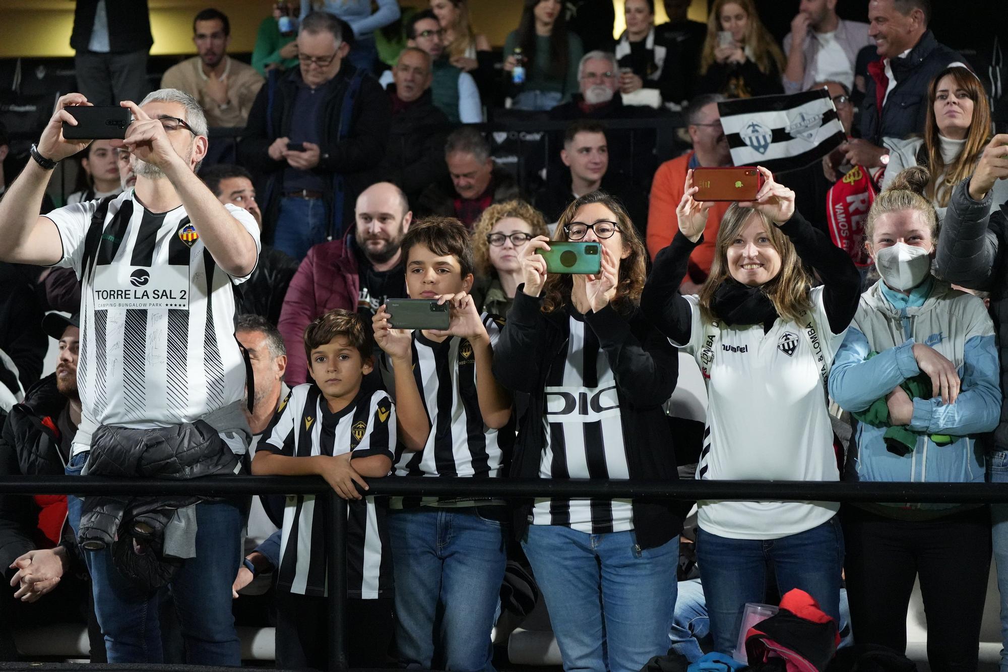 La afición del Castellón antes del partido