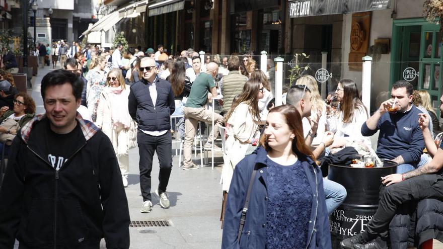 Ambiente de terrazas en una de las zonas hosteleras del centro de la ciudad. | Ángel González