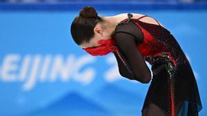 Valieva sucumbeix a la pressió i acaba quarta a la final