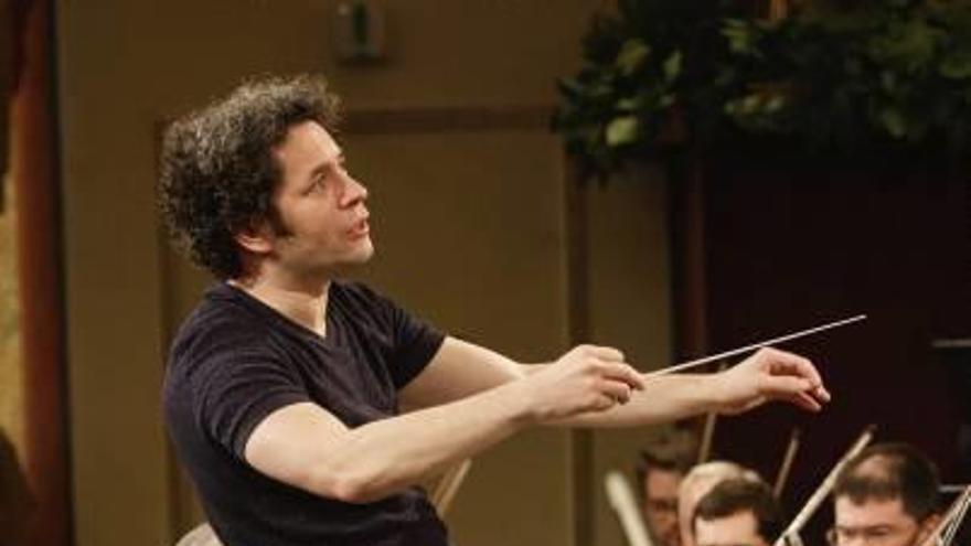 Gustavo Dudamel dirigirá el concierto el 13 de enero.