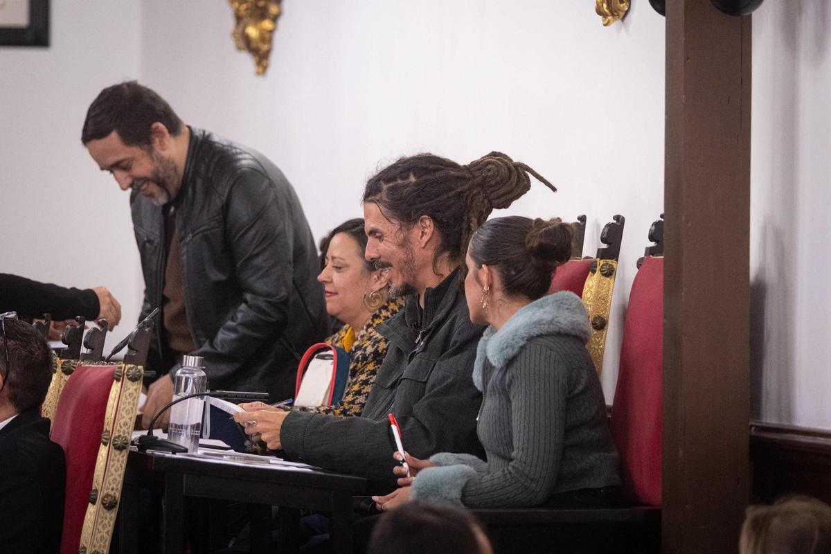 Los ediles de Drago, en primer plano, durante un pleno.