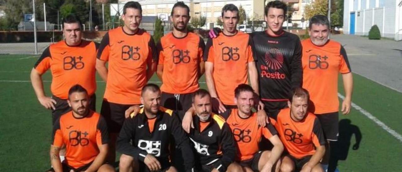 El equipo BB+, que juega en la liga de Moaña. |  // FDV