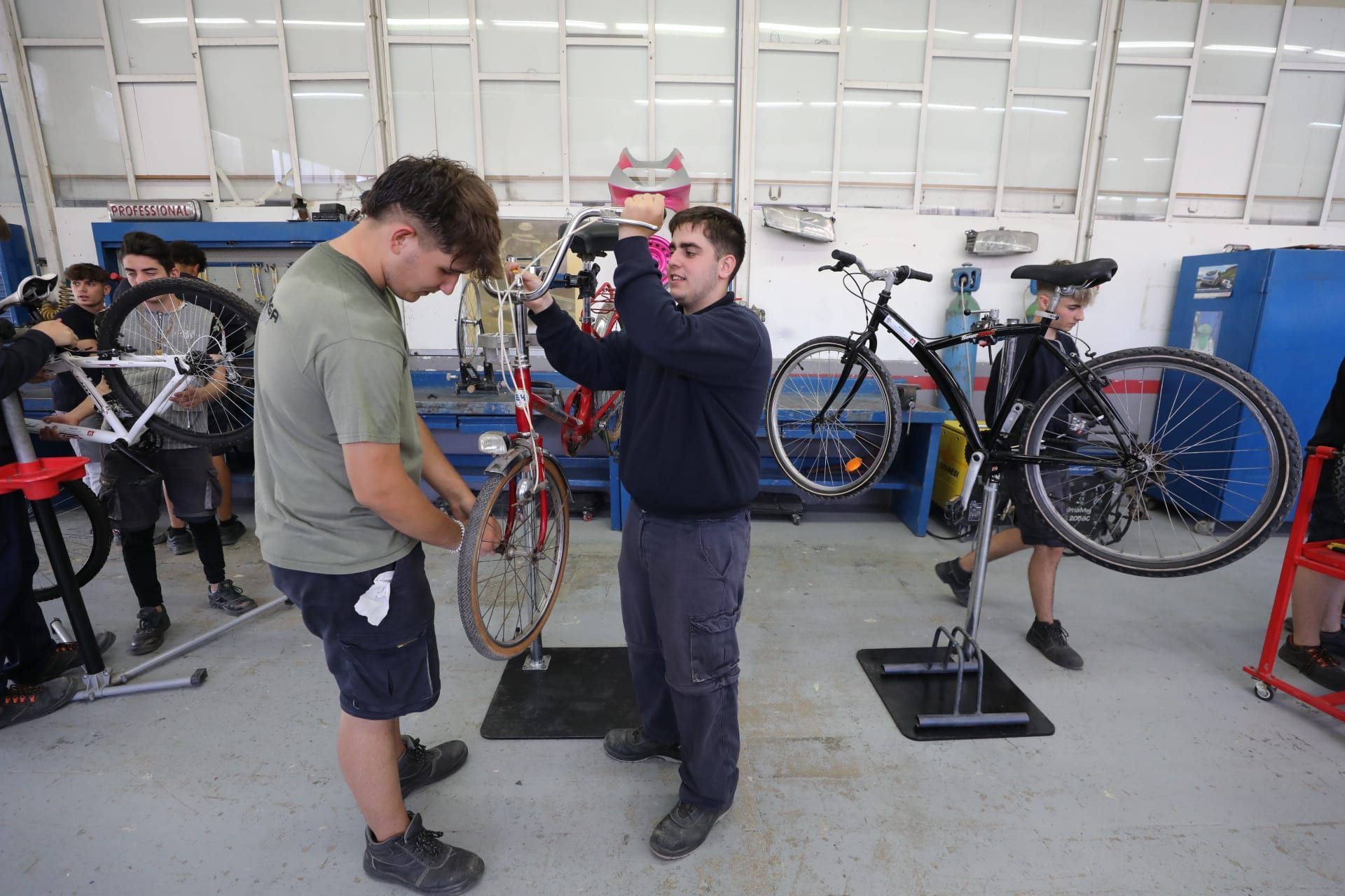 Diez años llevando bicis a quiénes menos tienen