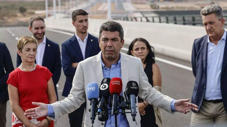 Mazón pide a la nueva comisionada de la dana que colabore y deje de "arrastrar los pies"