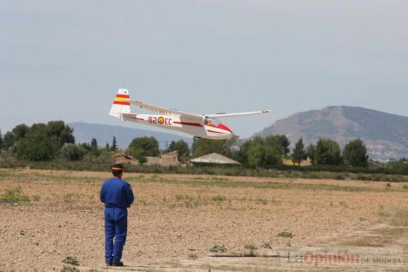 Exhibición de paracaidismo en la Base Aérea de Alcantarilla