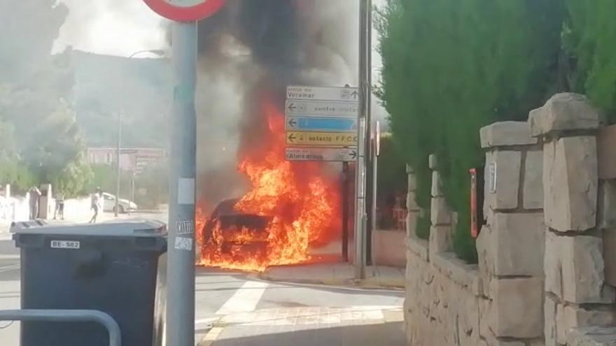 Incendio de un coche en Benicàssim