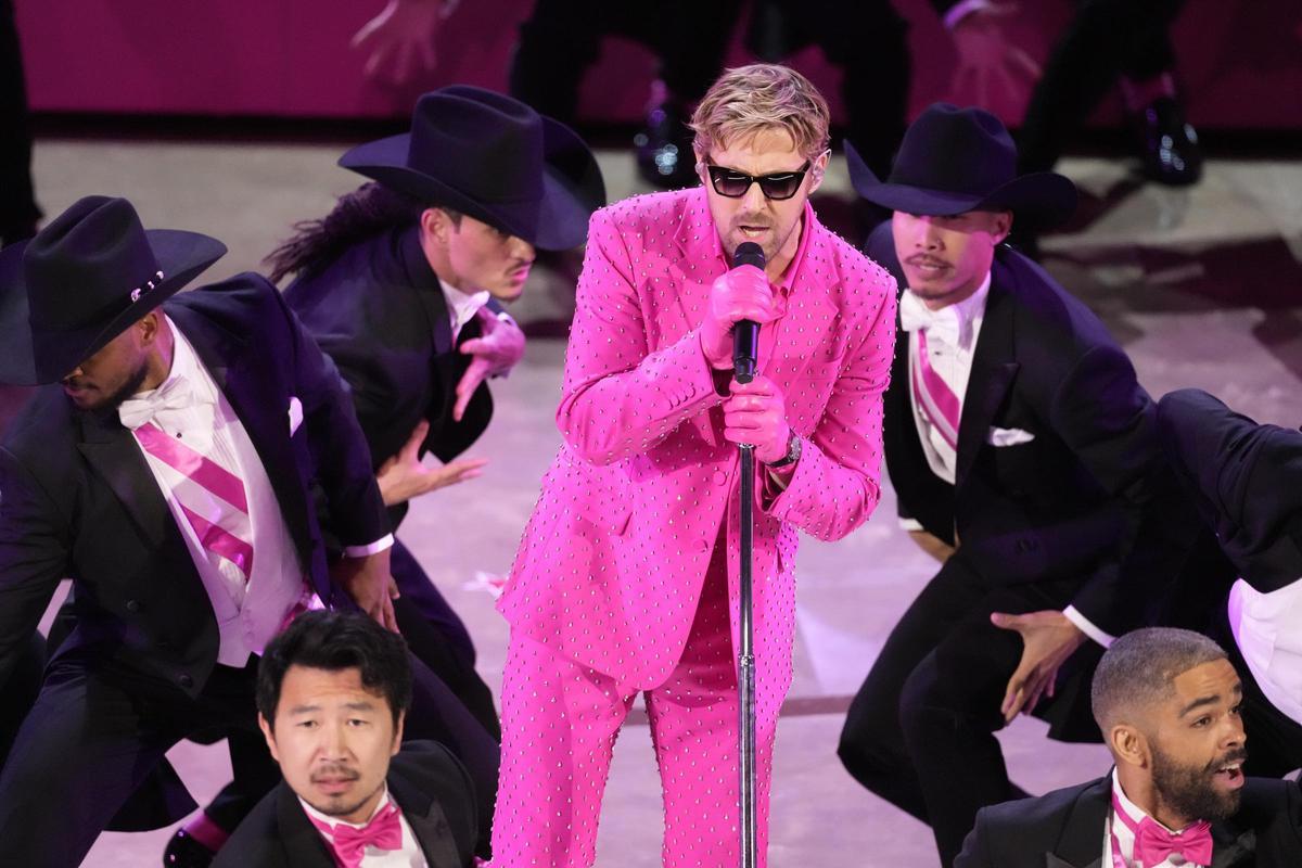 Ryan Gosling protagoniza el mejor momento de los Oscar con su interpretación de 'I´m Just Ken'