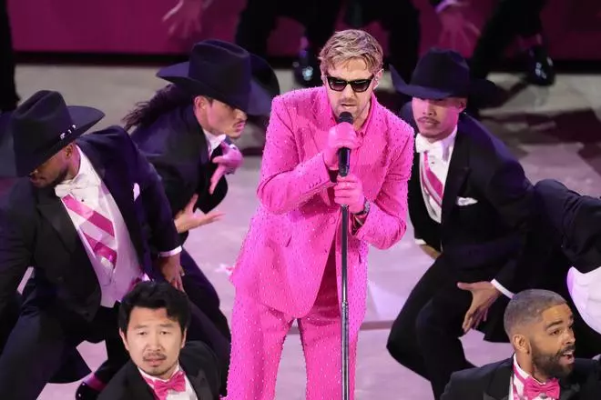 Ryan Gosling protagoniza el mejor momento de los Oscar con su interpretación de 'I´m Just Ken'