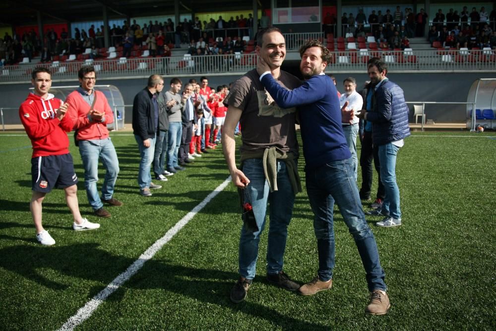 El club homenajea en su despedida al capitán tras 15 años en el club y a su entrenador, tras seis temporadas al frente del banquillo.