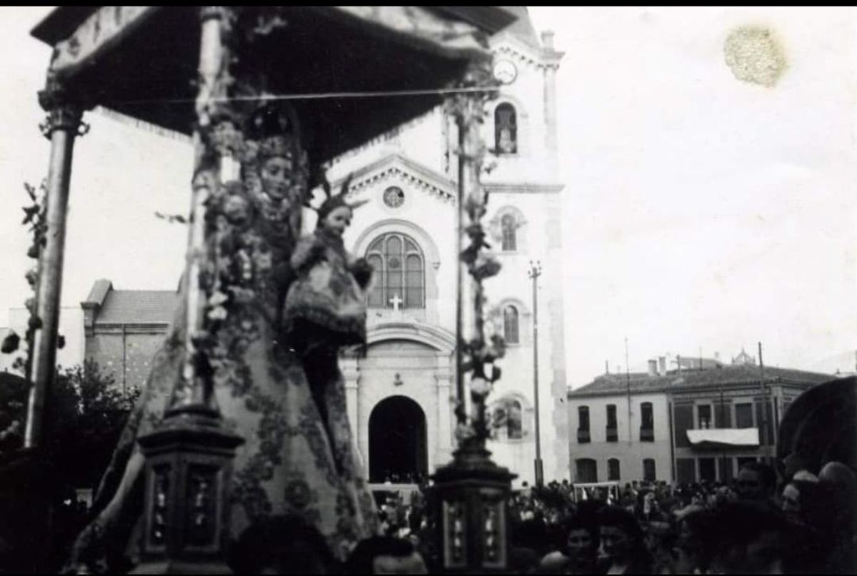 Imagen histórica de la Virgen del Yermo.