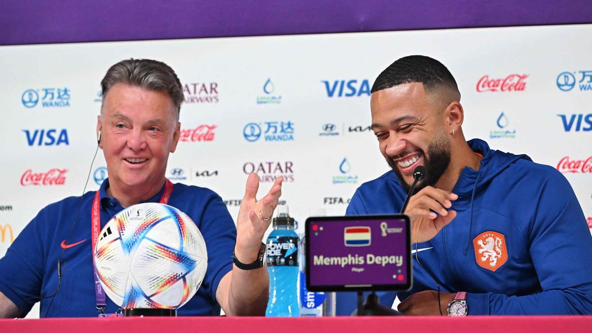 Memphis, con Van Gaal en la rueda de prensa previa