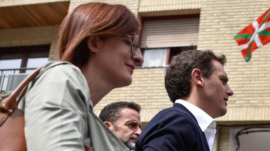 Albert Rivera y Maite Pagazaurtundua.