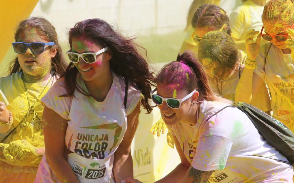 La colorida carrera organizada por Unicaja volvió a concentrar un ambiente joven y festivo en el entorno del estadio Ciudad de Málaga