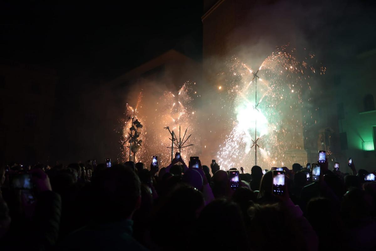 Espectáculo de pirotécnia en la Enfarolà