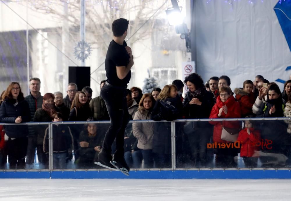 Exhibición de patinaje sobre hielo en Gijón