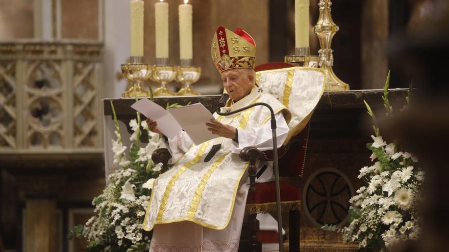 El cardenal Antonio Cañizares celebra el Te Deum y la misa del 9 d&#039;Octubre