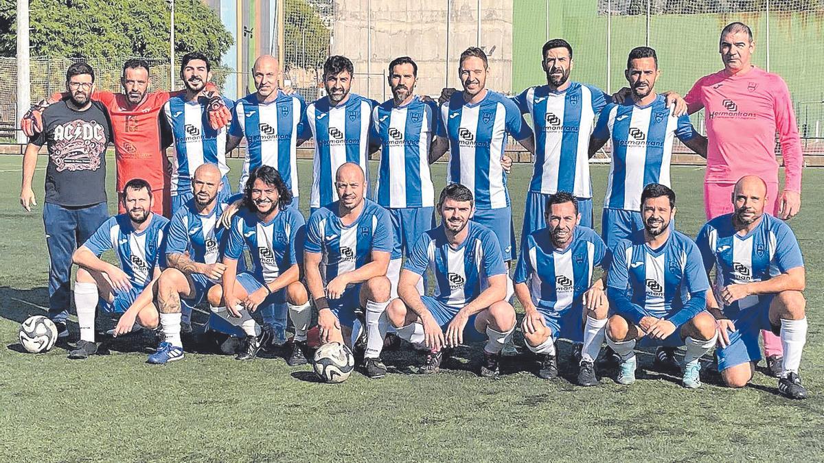 Fútbol de veteranos El Hermantrans tira de eficacia para golear en la