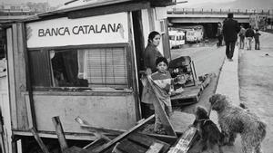 Ripollet, 1991, una foto magistral, que compendia un fiasco financiero, sus ecos políticos y la persistencia de la Catalunya paupérrima un año antes de los JJOO.