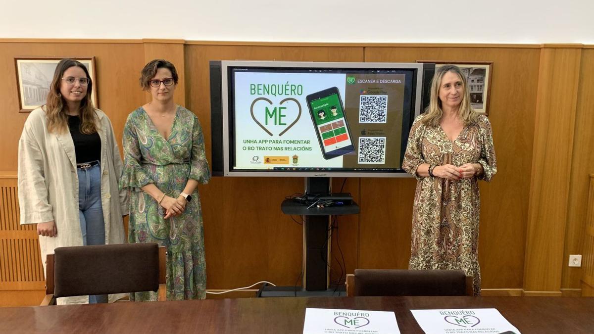 Lara Fuentes, Marga de la Calle y Amalia Goldar, en la presentación de la aplicación.