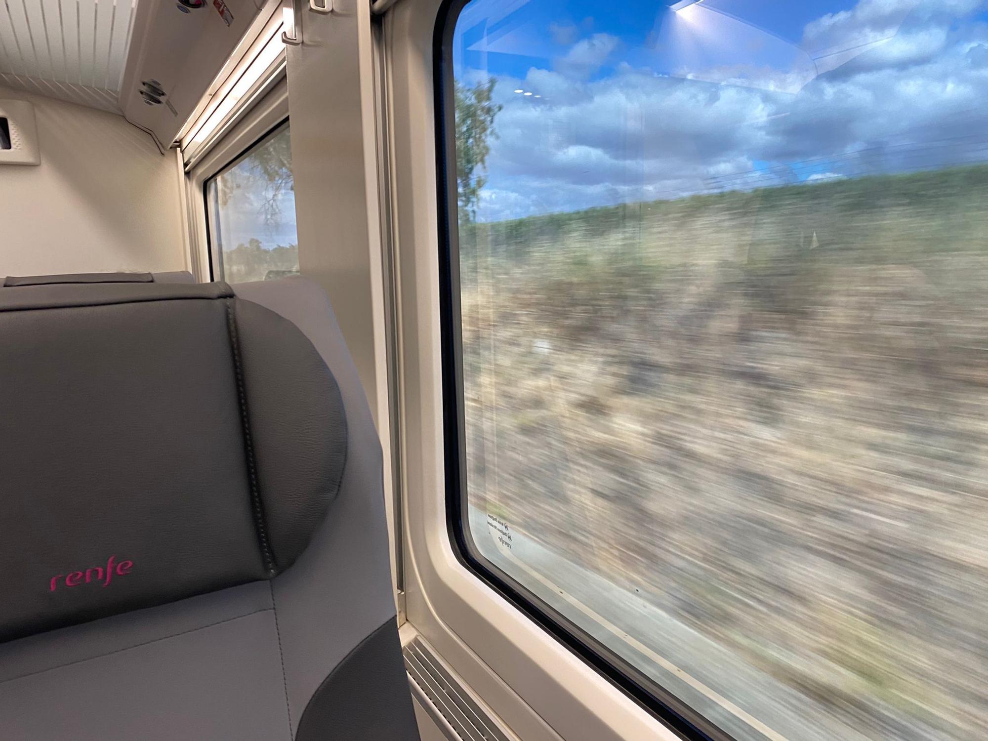 Primer viaje del tren de altas prestaciones entre Plasencia y Badajoz