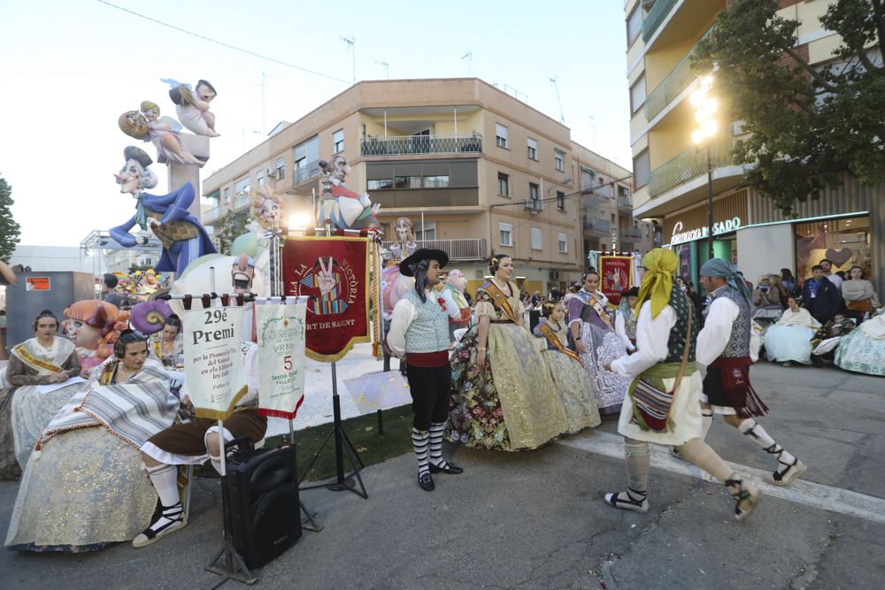 Visita de cortesía a las fallas del Port de Sagunt