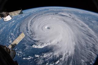 Al huracán Florence ya lo denominan la "tormenta histórica" antes de su llegada a los EEUU