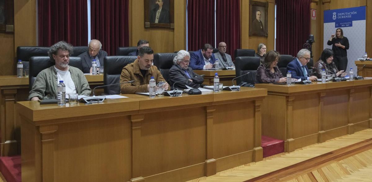 El sillón de Democracia Ourensana que dejó Pérez Jácome y pasó a manos de Francisco Lorenzo  permaneció vacío ayer. | ROI CRUZ