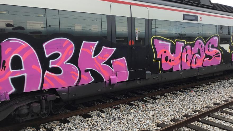 Córdoba registró 4 de las 76 denuncias por grafitis en trenes en Andalucía durante 2023