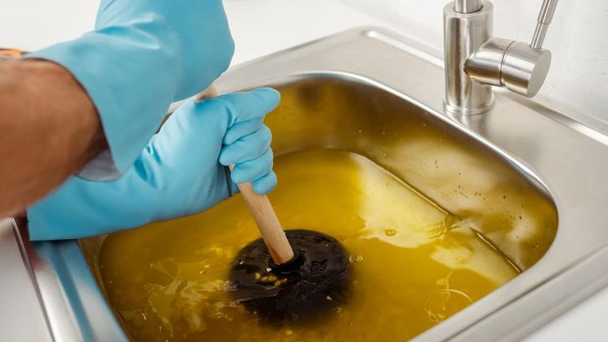 Els desaigües solen embussar-se amb freqüència.