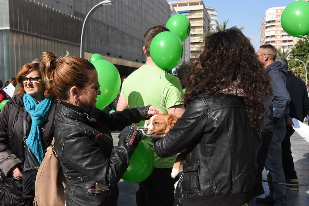 Los interinos de Educación protestan por las oposi