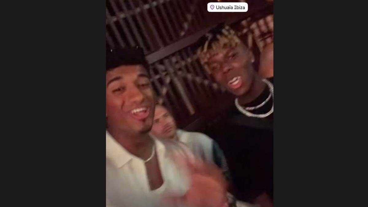 Los jugadores Adu Ares y Nico Williams, en Ushuaïa Ibiza.