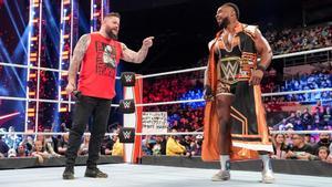 Kevin Owens y Big E, en un evento de RAW este año