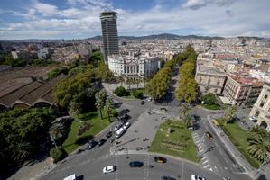 Les obres de la Rambla destaparan la «cua» de la muralla medieval de Barcelona