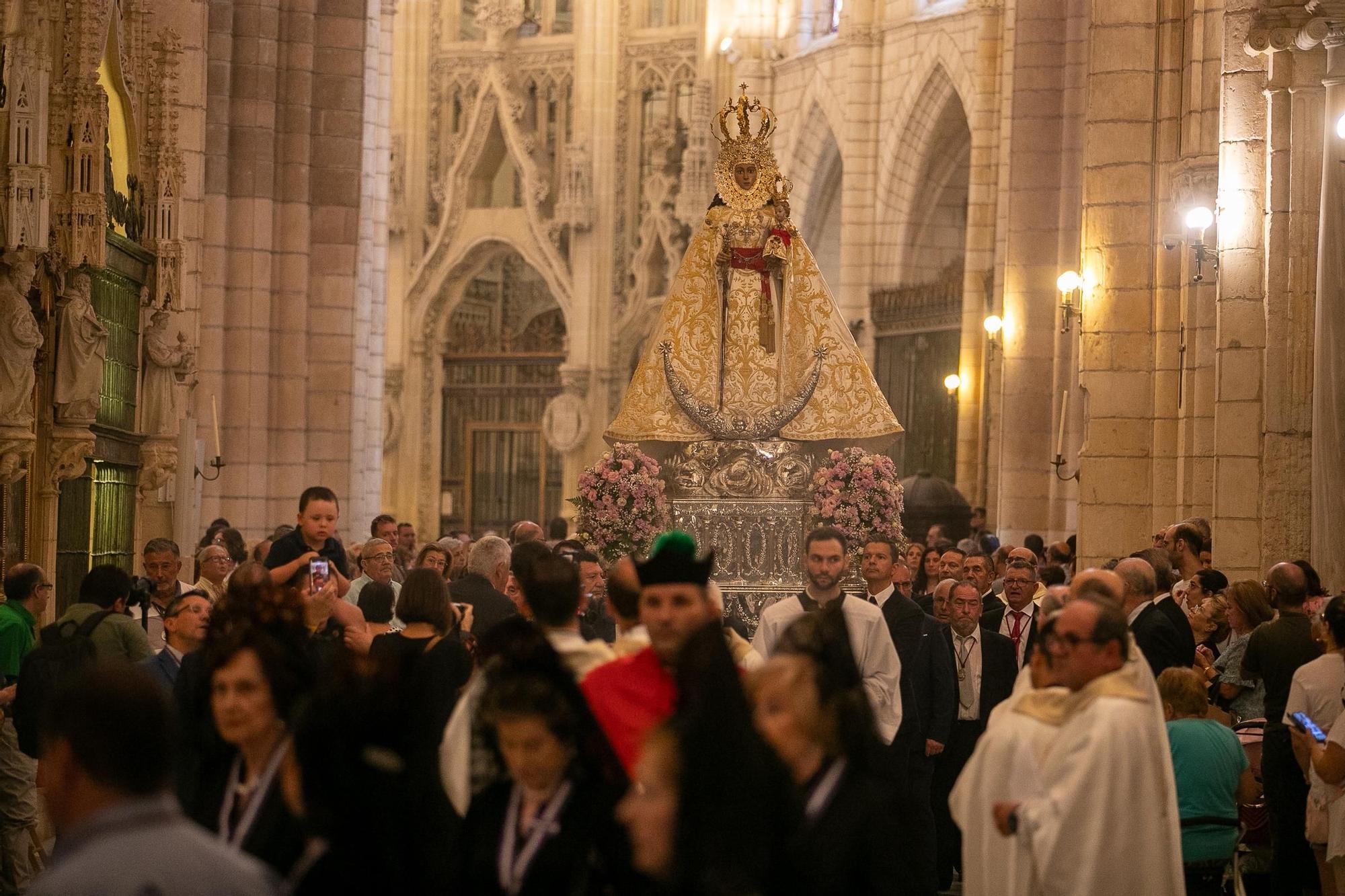 Procesión clausural de la Fuensanta en la Catedral, en imágenes