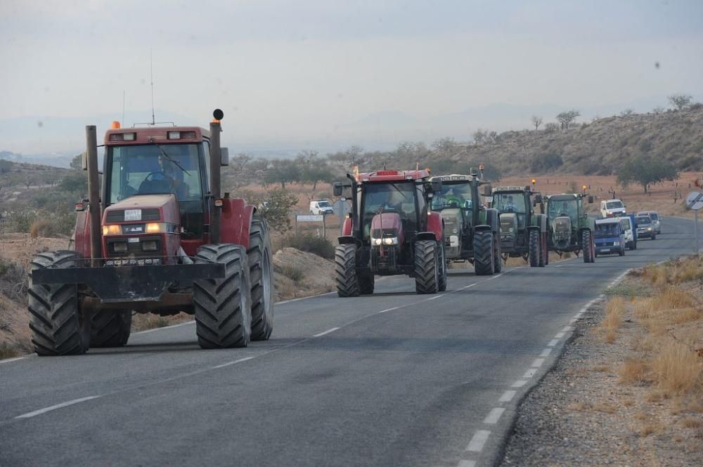 La protesta de agricultores a su paso por el Garru