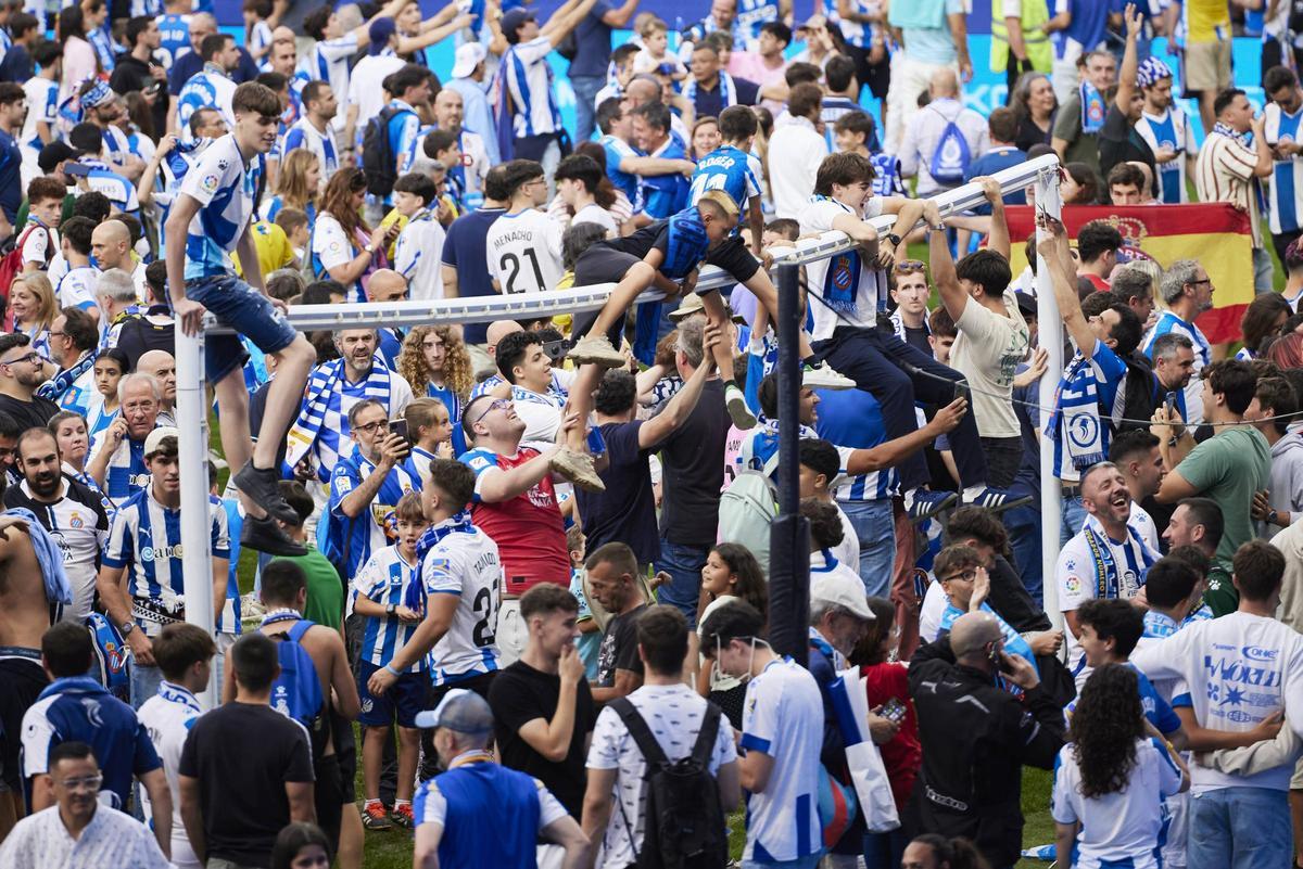 El Espanyol supera al Oviedo y vuelve a Primera División