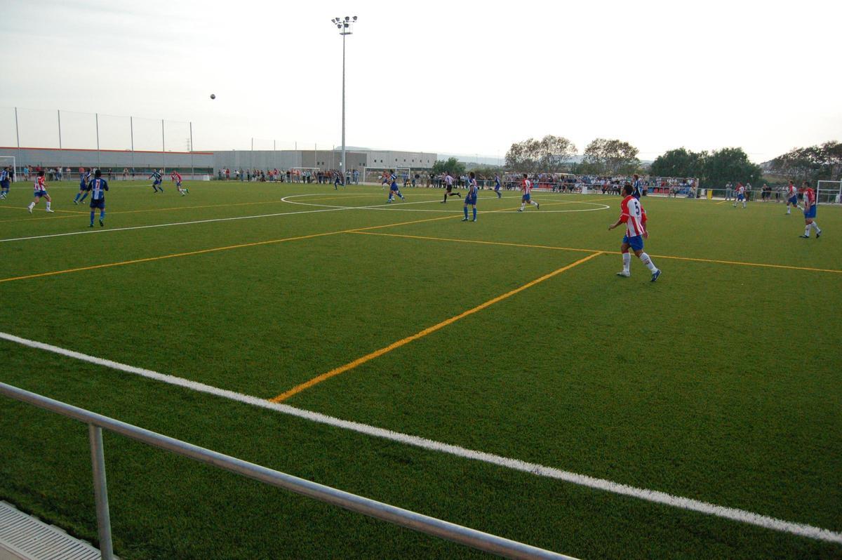 El camp de futbol de Santpedor Josep Guardiola tindrà nova gespa