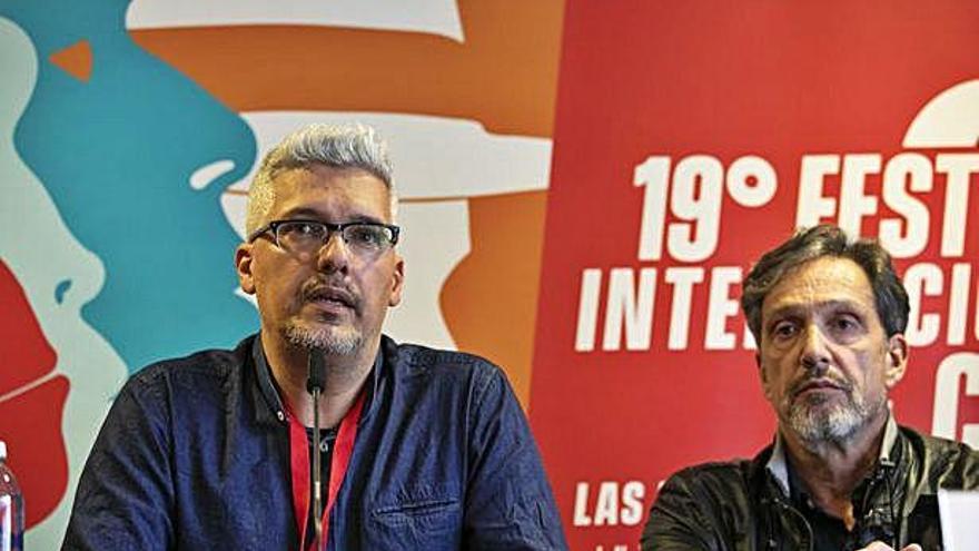 De izquierda a derecha: Iván López y Vicente Ayala, ayer, en la presentación.