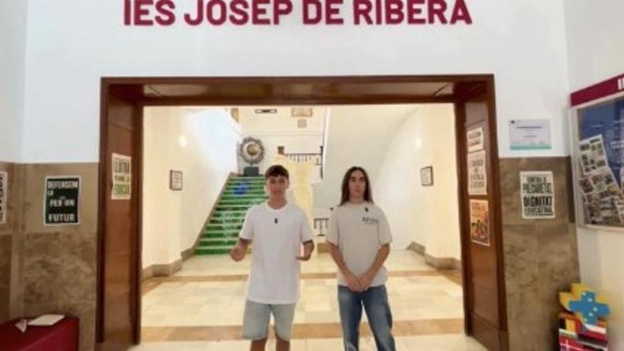 Dos alumnos del IES Josep de Ribera de Xàtiva desarrollan un sistema de admisión más justo para la FP Básica