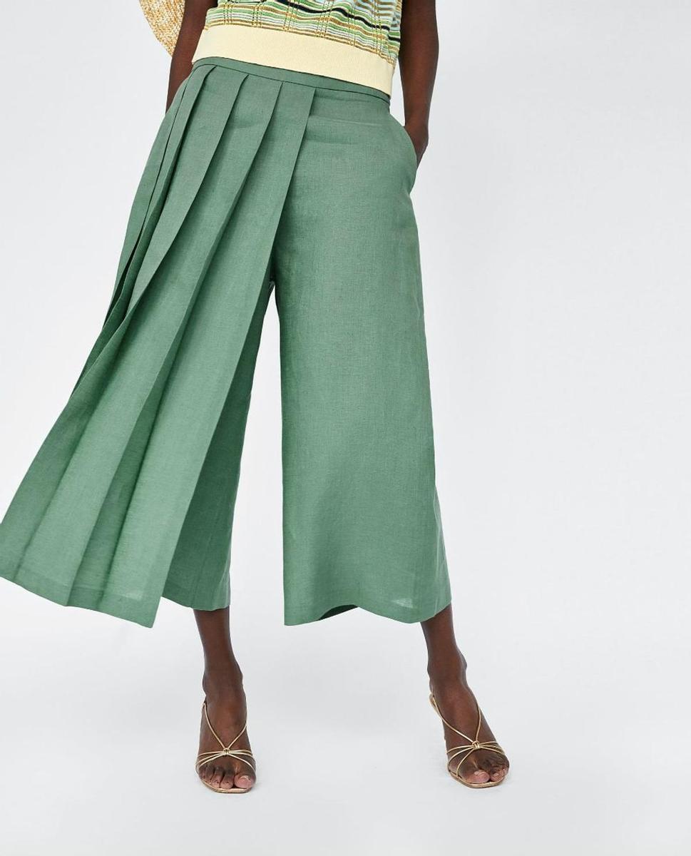 Pantalon con sobrefalda de tablas de ZARA